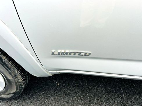 Used 2009 Toyota RAV4 Limited image 16