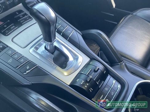 Used 2012 Porsche Cayenne Turbo AWD/4WD image 31