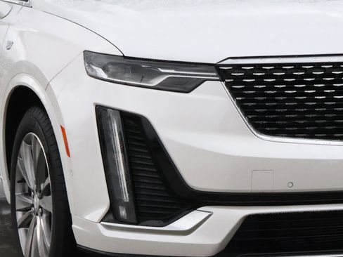Certified 2023 Cadillac XT6 Premium Luxury image 9