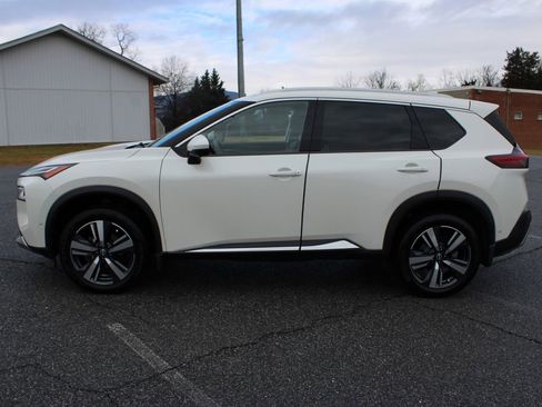 Used 2022 Nissan Rogue Platinum w/ Head-Up Display Package image 6