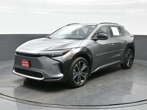 Used 2024 Toyota bZ4X Limited image 2