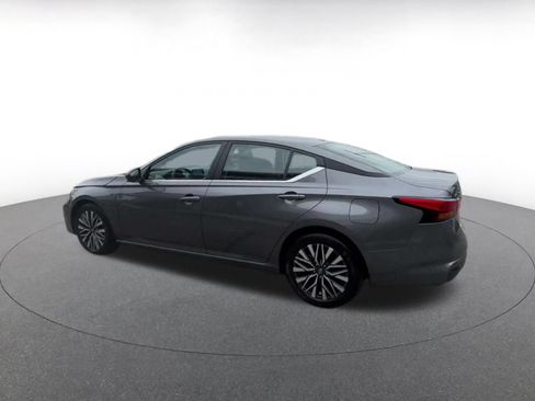 Used 2026 Nissan Altima 2.5 SV FWD image 10