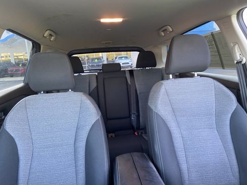 Used 2023 Nissan Rogue SV FWD image 9