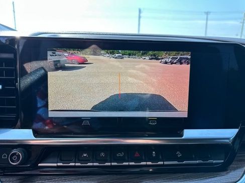 Used 2024 Chevrolet Silverado 1500 RST AWD/4WD image 15