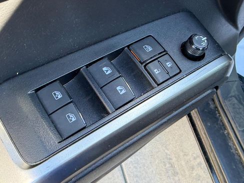 Used 2023 Toyota Tacoma SR5 w/ Technology Package AWD/4WD image 19