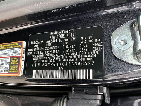 Used 2025 Kia Sorento LX image 19