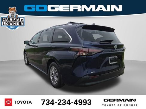 Used 2024 Toyota Sienna XLE w/ XLE Plus Package AWD/4WD image 11