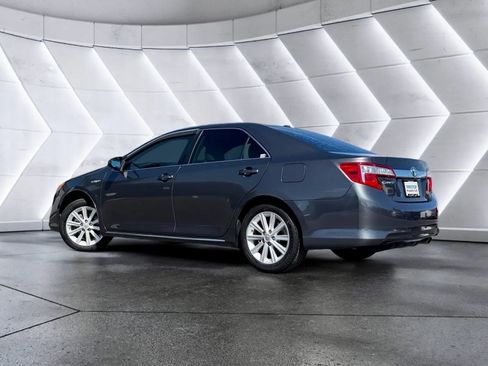 Used 2014 Toyota Camry XLE w/ Leather Package FWD image 6