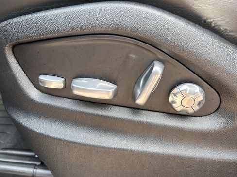 Used 2021 Porsche Cayenne AWD/4WD image 38