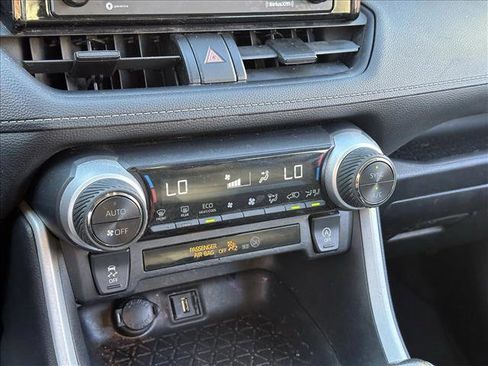 Used 2021 Toyota RAV4 XLE image 13