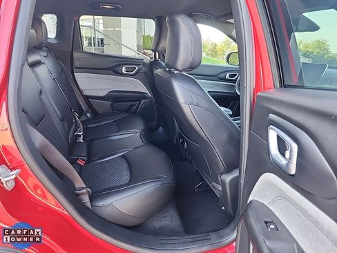 Used 2024 Jeep Compass Latitude AWD/4WD image 23