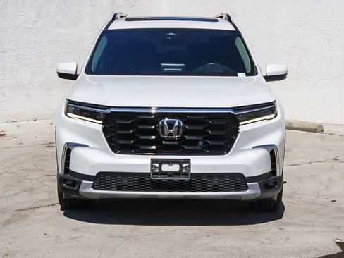 Used 2023 Honda Pilot Elite image 2
