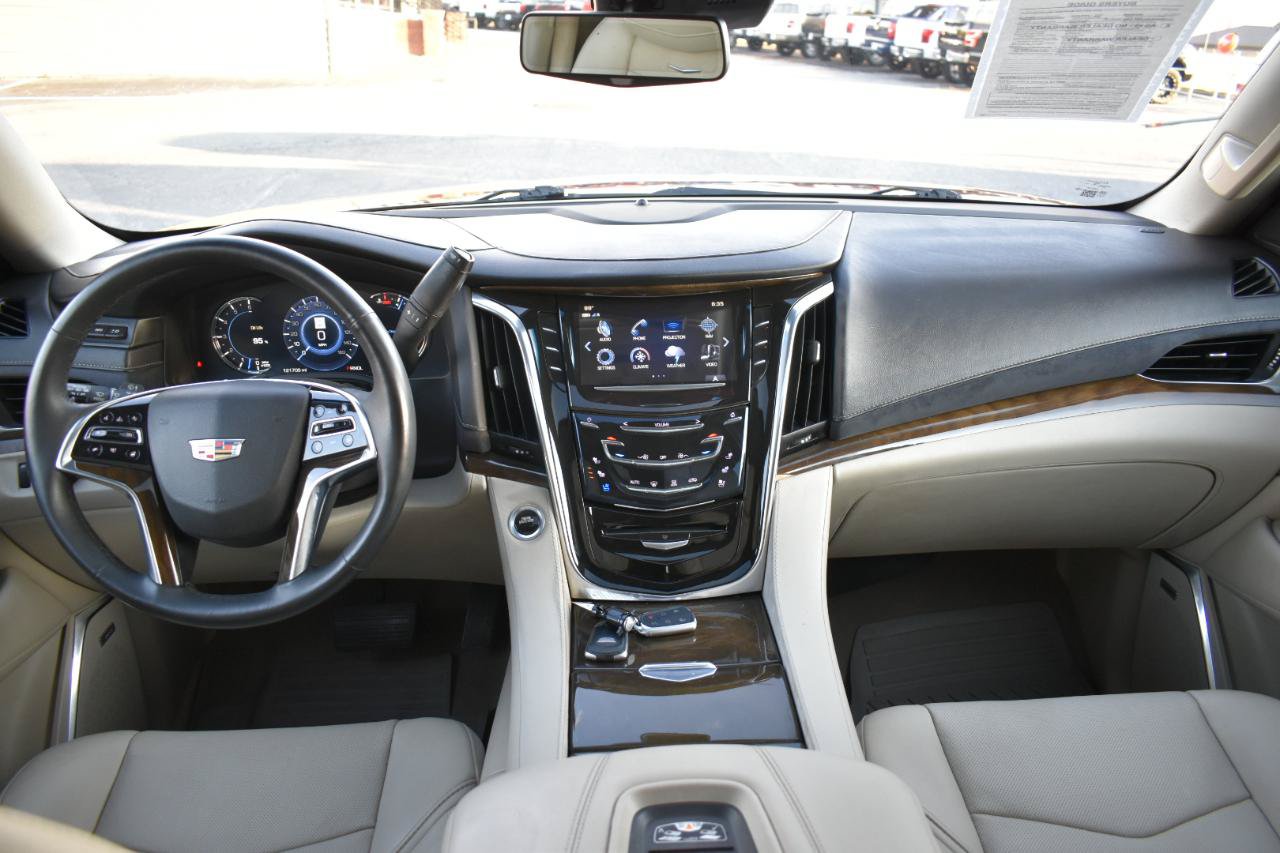 Used 2018 Cadillac Escalade Premium Luxury w/ LPO, Radiant Package AWD/4WD image 11