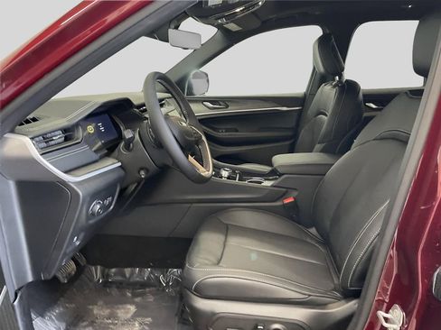 New 2026 Jeep Grand Cherokee L Limited image 10