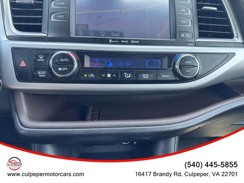 Used 2019 Toyota Highlander XLE image 26