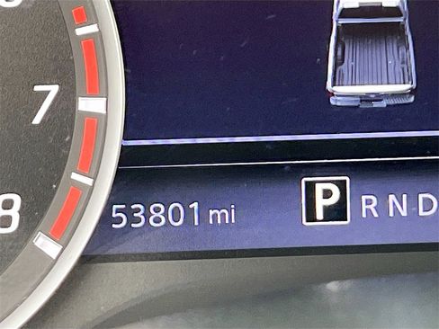 Used 2021 Nissan Titan SV w/ SV Convenience Package image 12