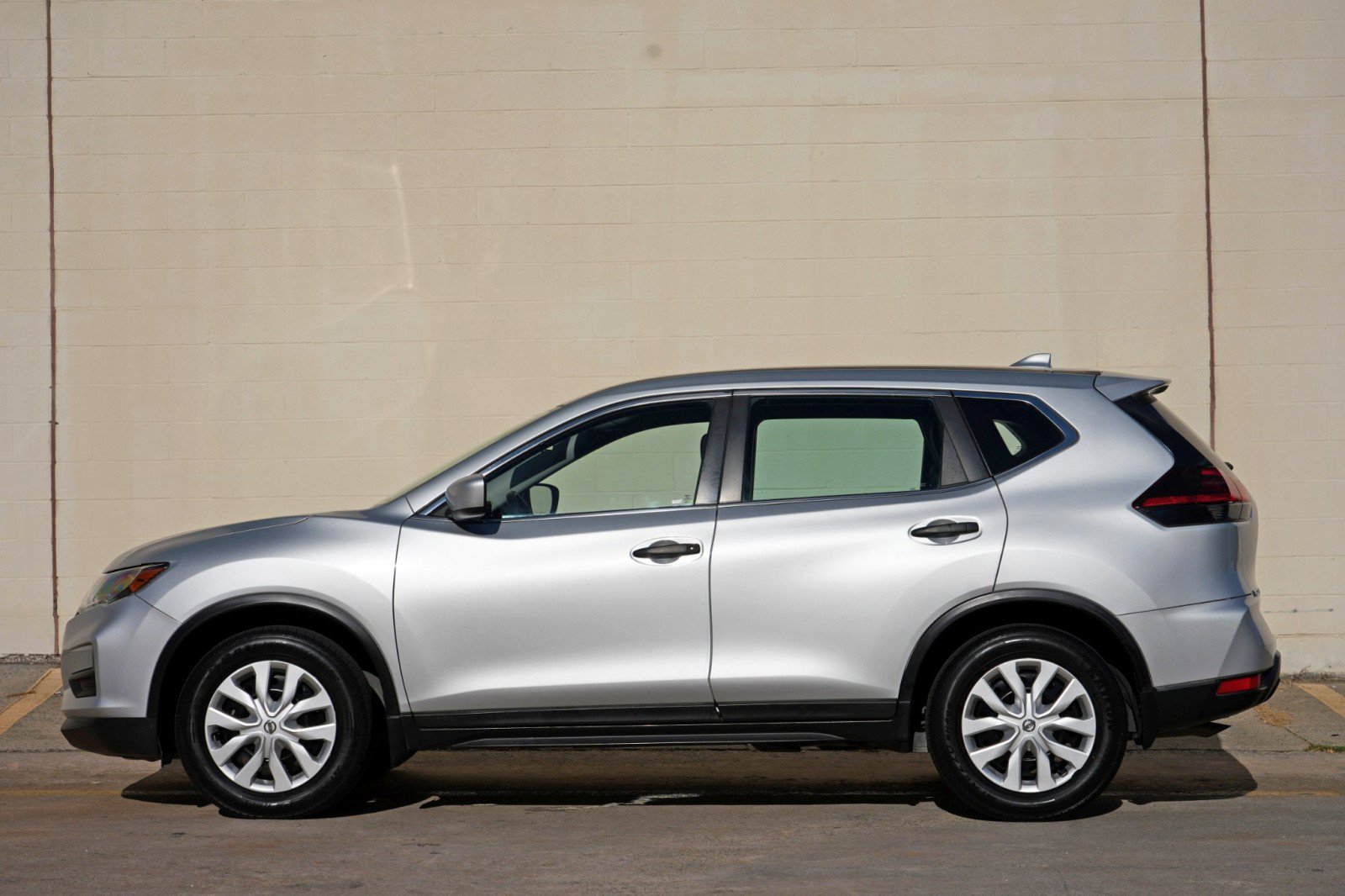 Used 2019 Nissan Rogue S FWD image 8