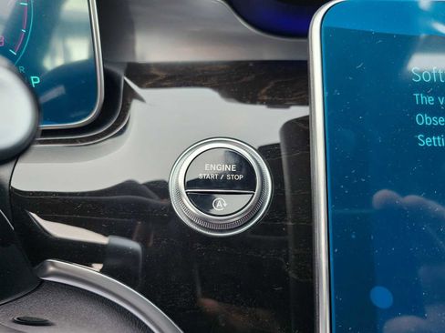 Used 2024 Mercedes-Benz C 300 4MATIC Sedan image 29