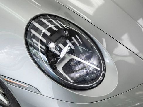 Used 2021 Porsche 911 Carrera image 9