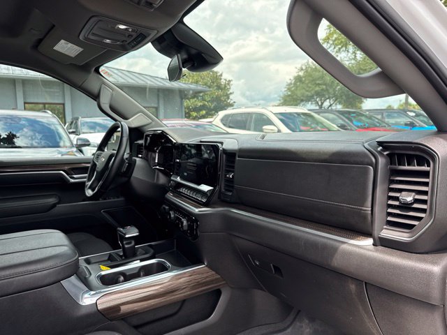 Used 2025 Chevrolet Silverado 1500 LT AWD/4WD image 10