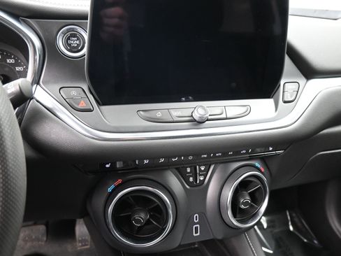 Certified 2024 Chevrolet Blazer LT w/ Convenience Package image 15