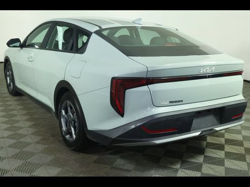Used 2025 Kia K4 FWD image 13