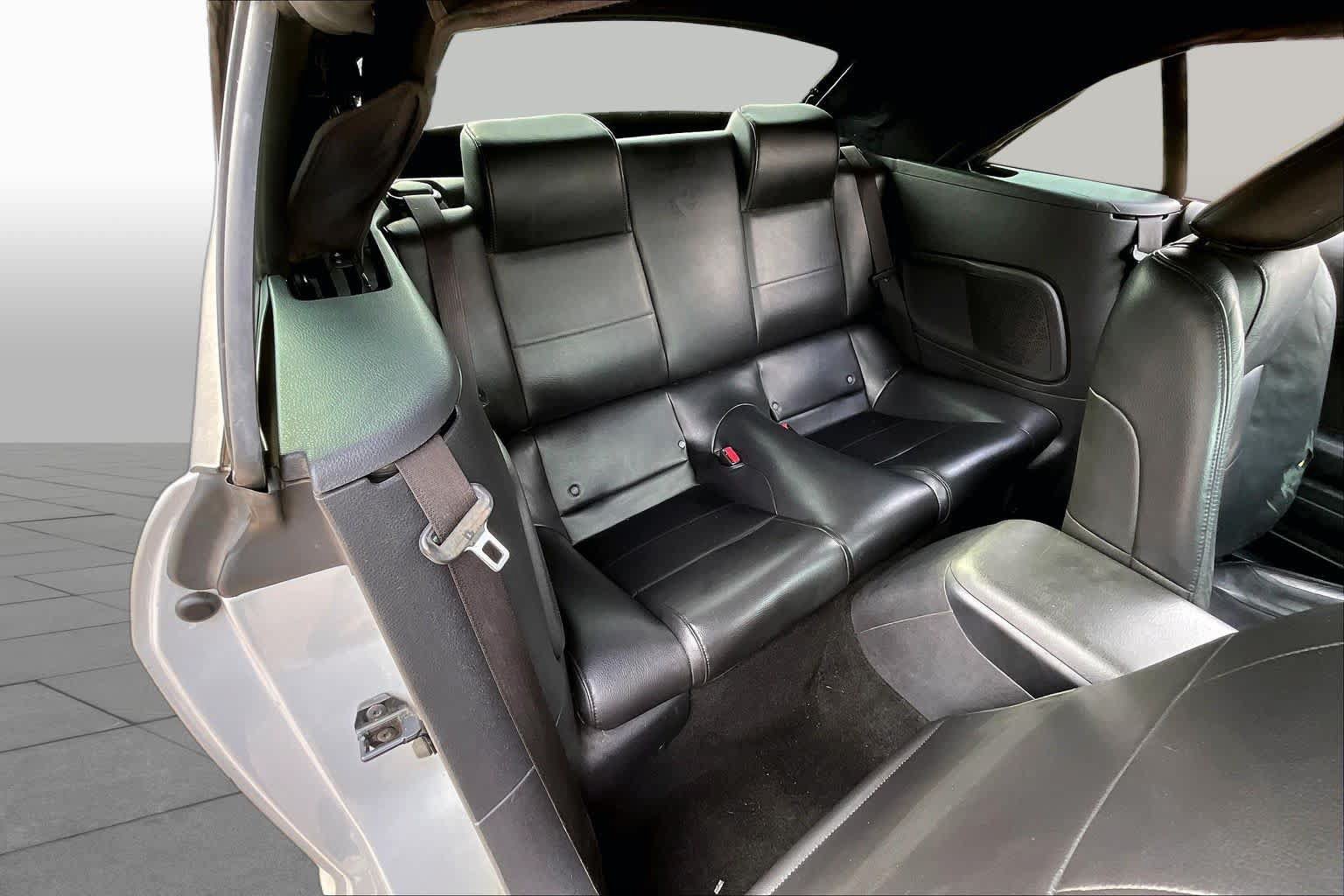 Used 2005 Ford Mustang Convertible RWD image 17