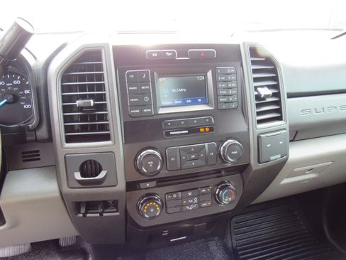 Used 2017 Ford F450 XL image 11