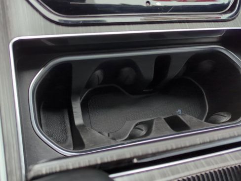 Used 2023 Jeep Wagoneer L Series III w/ Premium Group I image 28