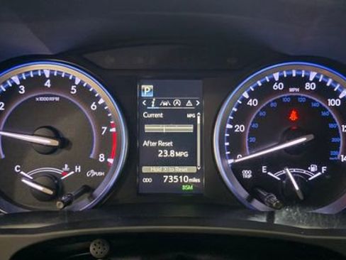 Used 2018 Toyota Highlander XLE image 18