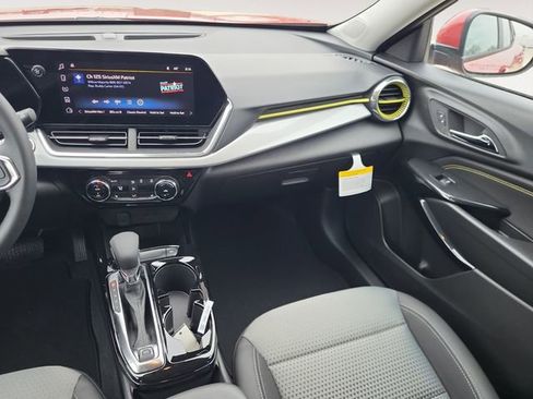 New 2026 Chevrolet Trax LT w/ Driver Confidence Package image 13