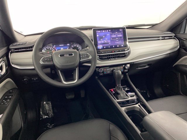 Used 2023 Jeep Compass Limited w/ Sun and Sound Group AWD/4WD image 36