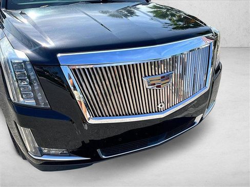 Used 2016 Cadillac Escalade Platinum AWD/4WD image 26