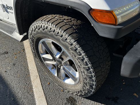 Used 2021 Jeep Wrangler Unlimited Sahara image 11