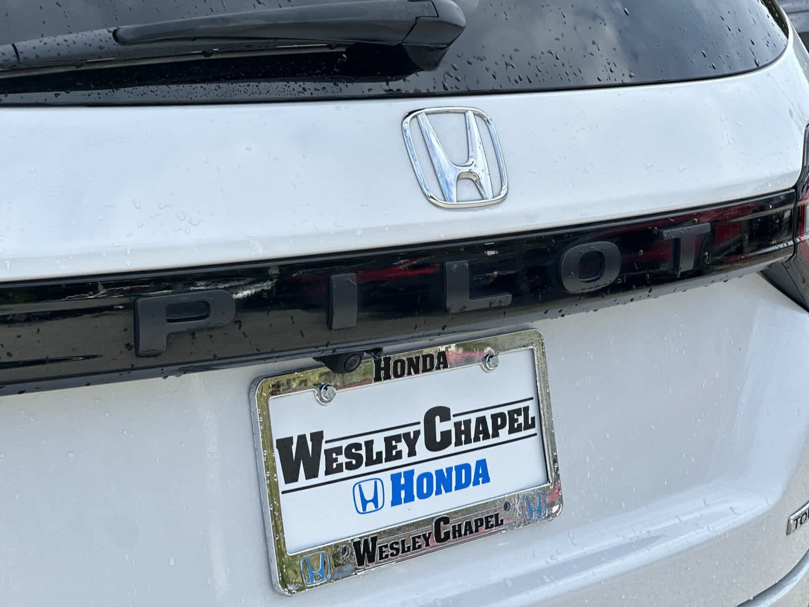 Used 2024 Honda Pilot Touring image 11