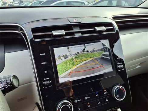 Certified 2024 Hyundai Tucson SE image 19