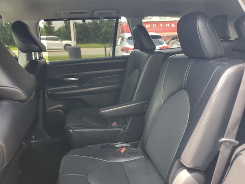 Certified 2024 Toyota Grand Highlander AWD image 11