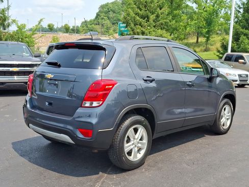 Used 2022 Chevrolet Trax LT w/ LT Convenience Package AWD/4WD image 6