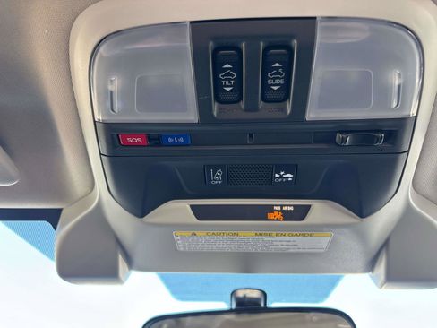 Used 2020 Subaru Crosstrek 2.0i Limited w/ Moonroof Package w/Navigation image 32