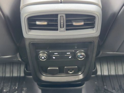 Used 2019 Buick Envision Premium image 16