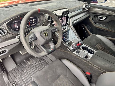 Used 2023 Lamborghini Urus Performante image 18