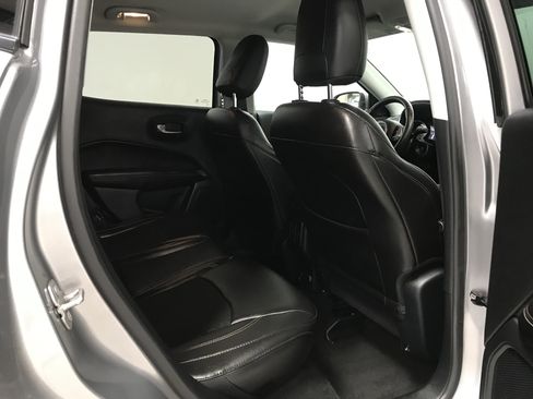 Used 2018 Jeep Compass Latitude w/ Popular Equipment Group FWD image 13