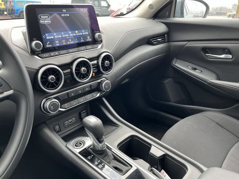 Used 2025 Nissan Sentra SV w/ Trunk Package image 26