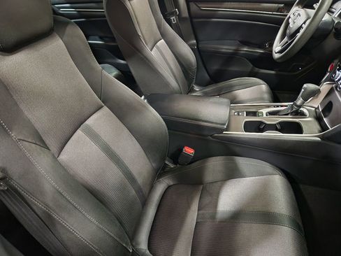 Used 2018 Honda Accord EX image 31