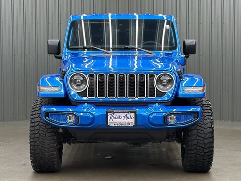 Used 2024 Jeep Wrangler Unlimited Sahara w/ Technology Group AWD/4WD image 8