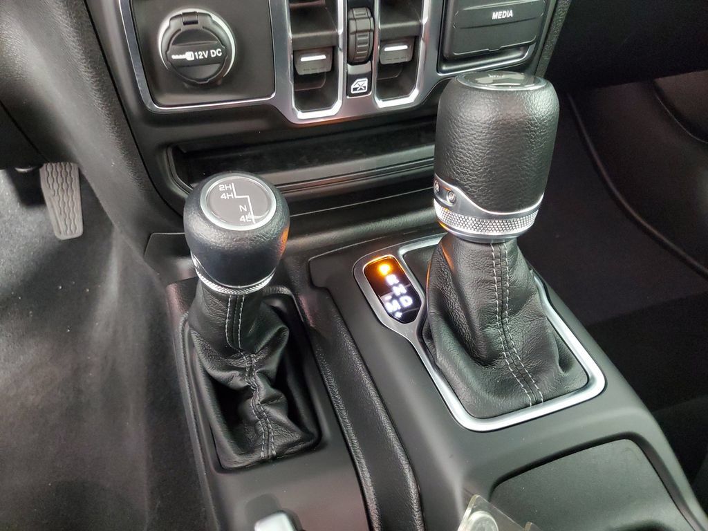 Used 2026 Jeep Wrangler Unlimited Sport AWD/4WD image 17