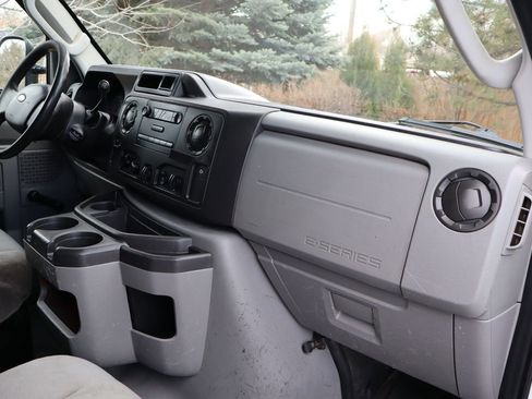 Used 2013 Ford E-250 and Econoline 250 image 20