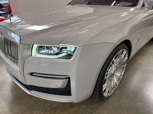 Used 2022 Rolls-Royce Ghost w/ Ghost Package AWD/4WD image 5
