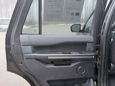 Used 2018 Ford Expedition XLT w/ Equipment Group 202A image 15