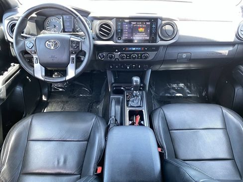 Used 2019 Toyota Tacoma TRD Off-Road AWD/4WD image 16